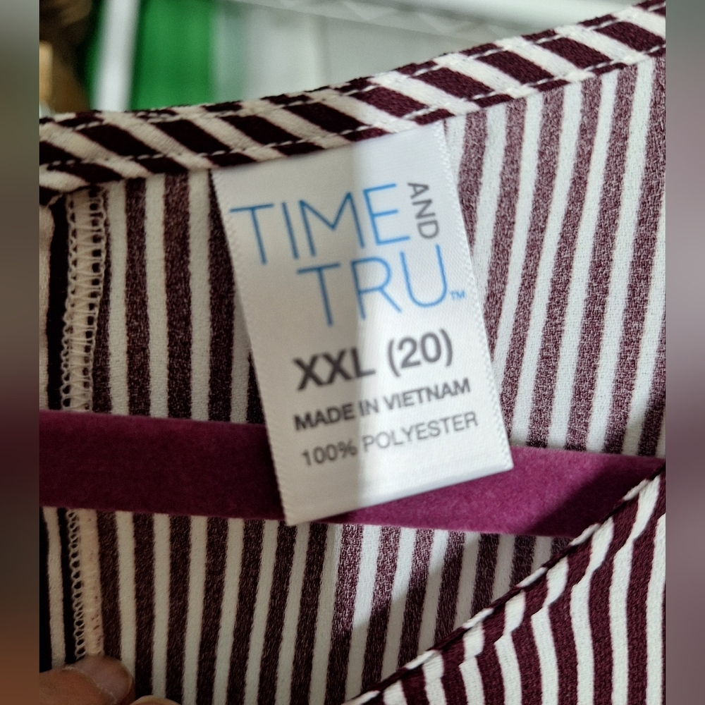 Time and Tru size XXL blouse purple and white - Picture 5 of 7